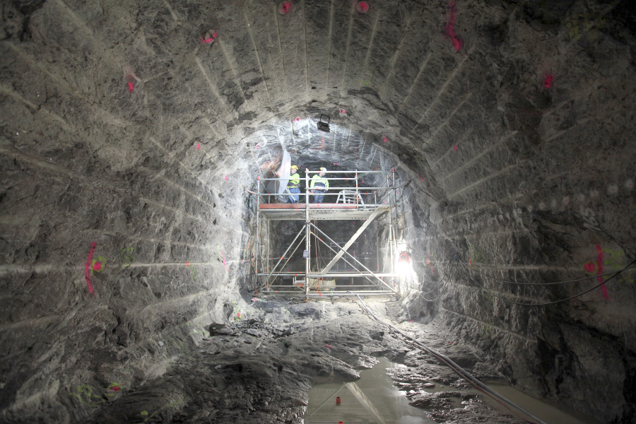 オルキルオトの地下特性調査施設内の坑道の様子